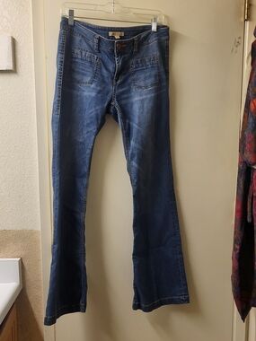 CAbi Farrah Flare Jeans - Mid Wash